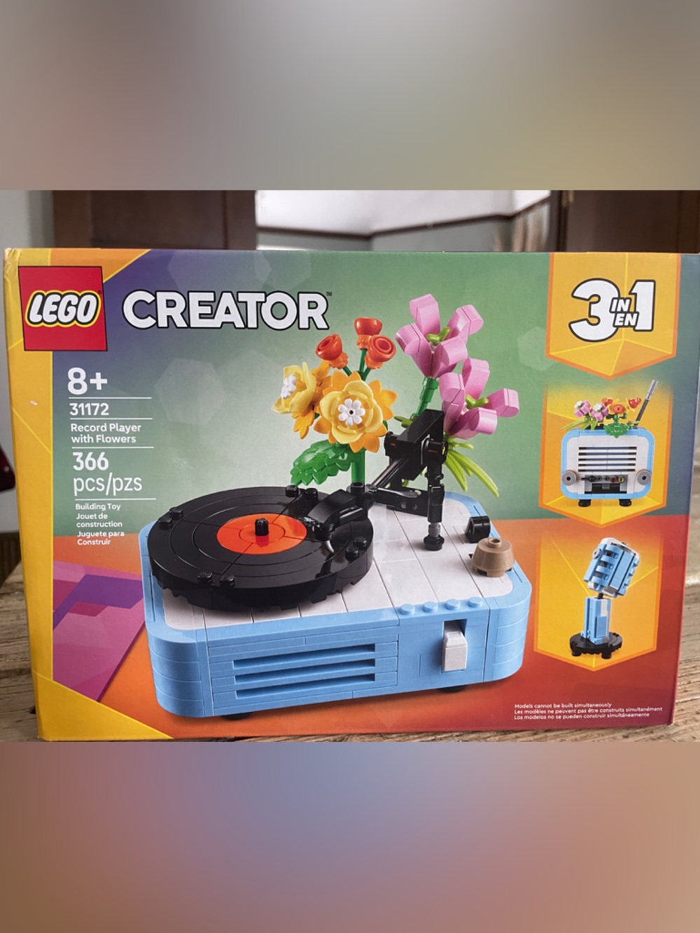 LEGO Blue Record Player with Pink and Yellow Flower Bouquet